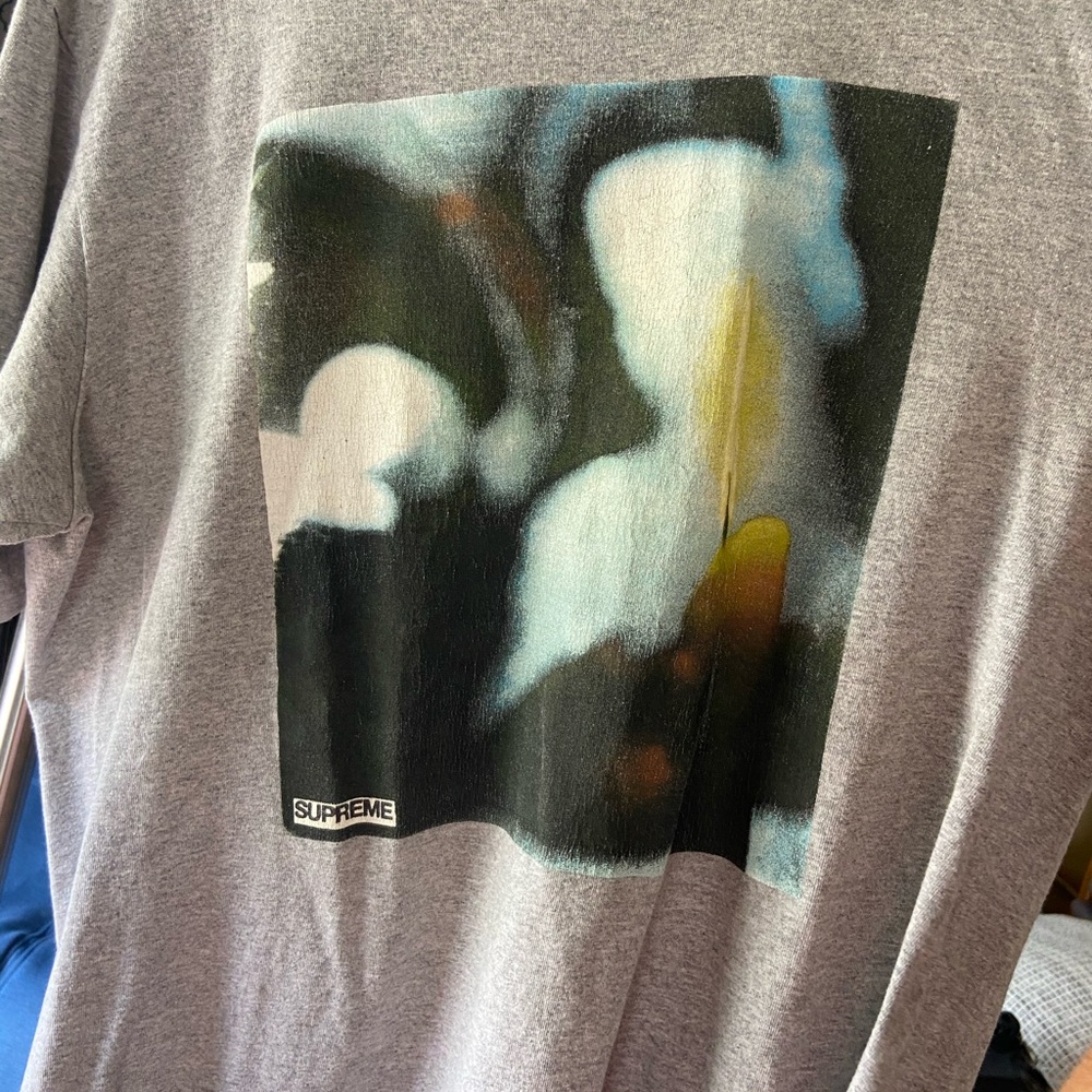 supreme tee
